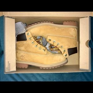BIG KIDS YOUTH SIZE 4.5 TIMBERLAND CLASSIC BOOTS